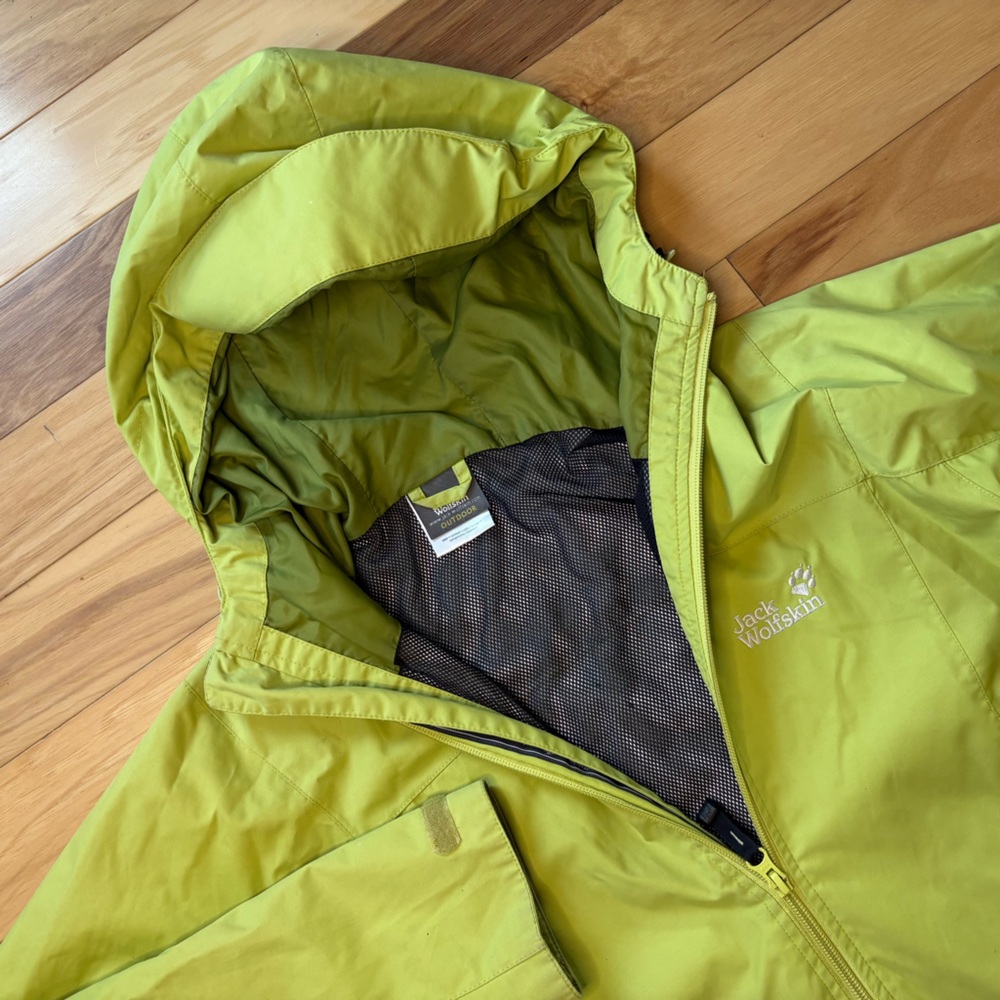 Jack Wolfskin Waterproof Jacket Womens Sz M Lime Green Hard Shell Hooded Coat